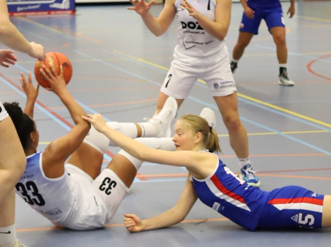 Zaterdag 04-12 speelt dames 1 in Tubbergen.