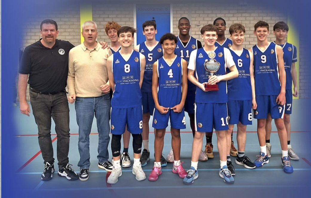 M16-1 kampioen 2024-2025