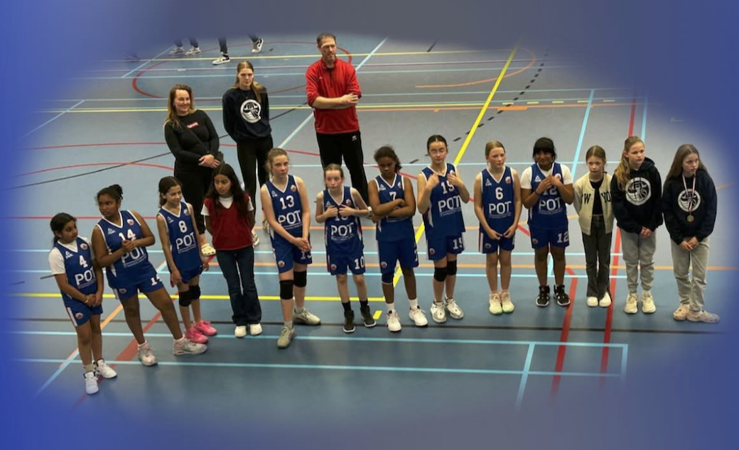 V12-2 kampioen 2024-2025